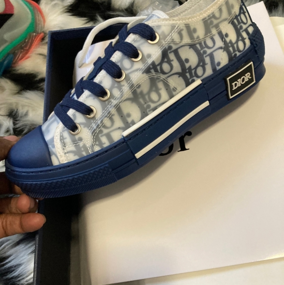 Women Sneakers Sze 7